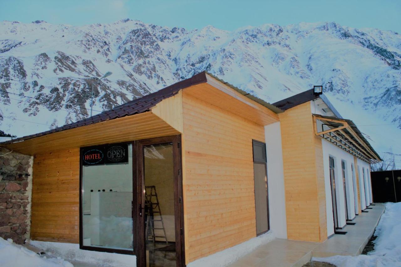 Hotel Noa Kazbegi Exterior foto